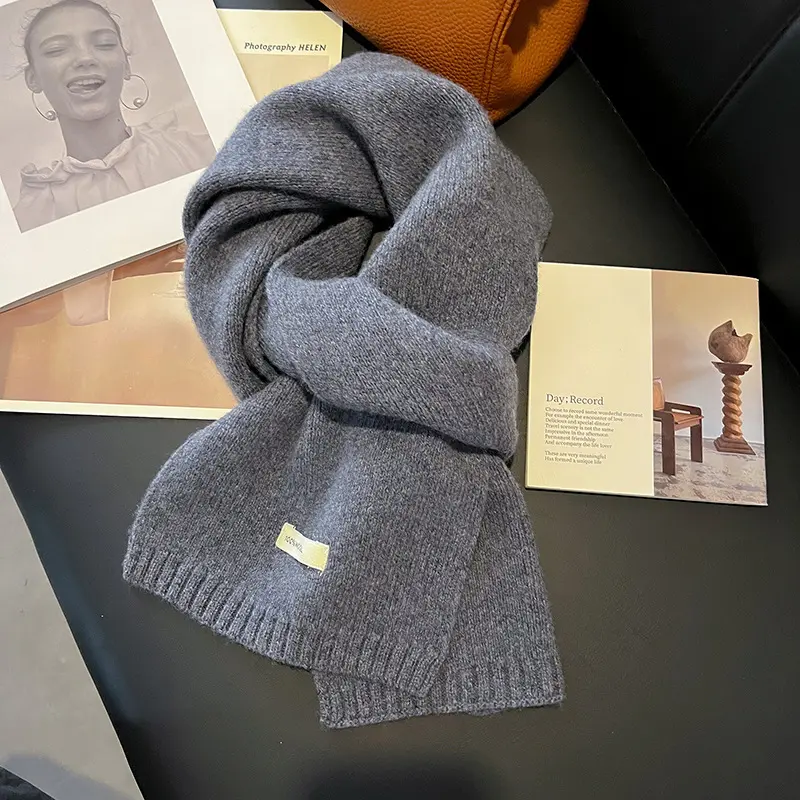 Warmth-Keeping Women’s Wool Knit Scarf, 160 x20 cm