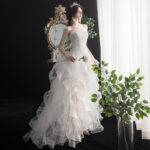 7a989bb9-a90f-47a1-bcc6-eace358854b9.jpg Short Front And Back Length Small Trailing Wedding Dress