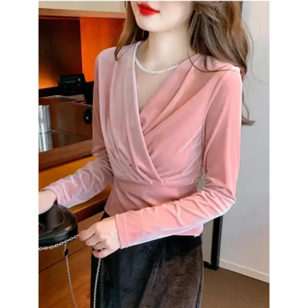 Flattering Slim-Fit V-Neck Cropped Puff Sleeve Top