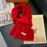 Warmth-Keeping Women’s Wool Knit Scarf, 160 x20 cm