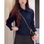 843b91dc-dee4-4ce1-9312-93926e93f986.jpg Slimming Mock-Neck Acrylic Pullover Sweater - Crochet Knit