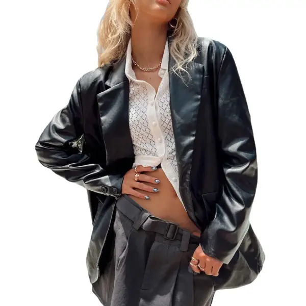 Women's Warm Leather Jacket with Peter Pan Collar - Black
