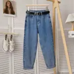 92073bf9-16c2-4dfe-97df-1bd2903399f1.webp Straight-leg Cropped Slimming Carrot-shaped Dad Jeans For Petite Frames