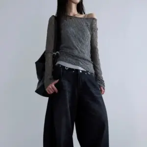 Sleek Slim Fit Japanese-Style Long Sleeve Top w/ Jacquard