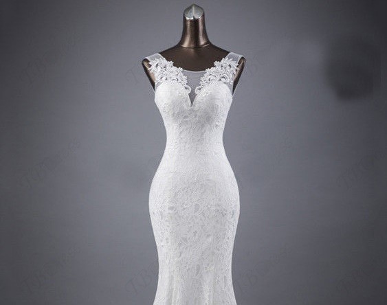 Figure-Skimming White Lace Fishtail Wedding Dress with Double Straps Figure-Skimming White Lace Fishtail Wedding Dress with Double Straps