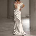 9a428287-9082-4157-a28d-02001a0a678e.jpg Flattering French White Off-Shoulder Wedding Dress with High Waist