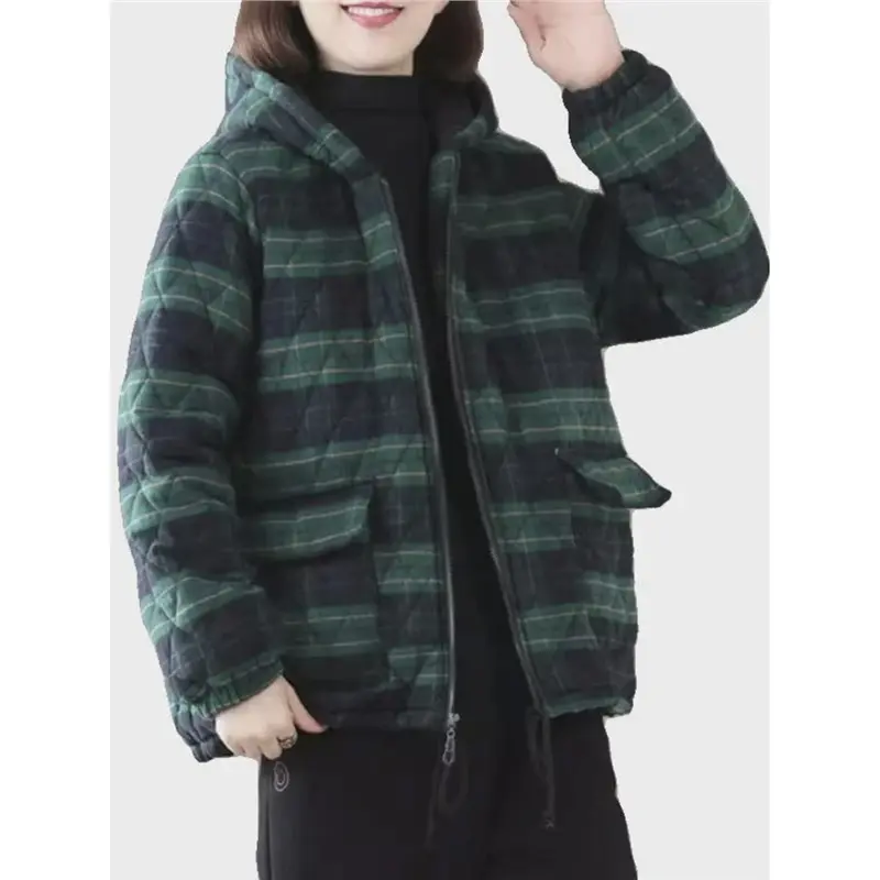 Short Cotton-padded Coat In Plaid For Fall And Winter Short Cotton-padded Coat In Plaid For Fall And Winter