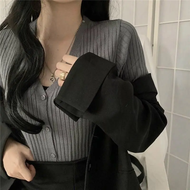Korean-Inspired Loose-Fit Black Blazer, Long Sleeve A-Line Korean-Inspired Loose-Fit Black Blazer, Long Sleeve A-Line