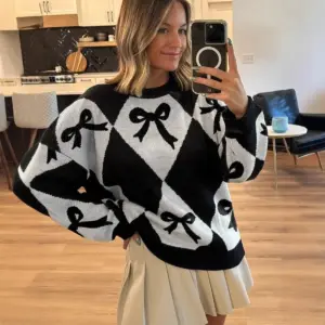 Womens Trendy Pullover Sweater With A Bow-knot Print And Long Knitted Sleeves