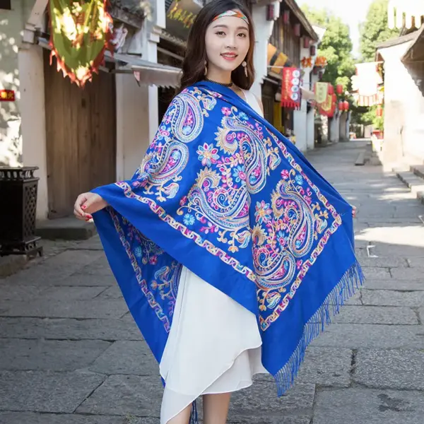 Warmth-Boosting Embroidered Cashmere Scarf, Great Wall Pattern