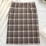 Fine Shimmering Plaid Sheath Skirt for Sleek Straight Fit