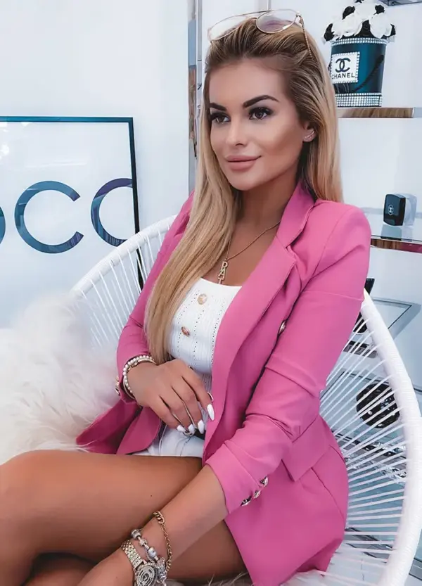 Simple Long-sleeved Double Breasted Blazer Women's Simple Long-sleeved Double Breasted Blazer Women's