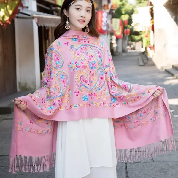 Warmth-Boosting Embroidered Cashmere Scarf, Great Wall Pattern
