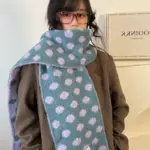 c2996542-8672-444e-884f-985e72b42179.webp Polka-Dot Scarf for Women with Contrast Wrap Style
