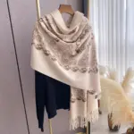 Warmth-Keeping Women’s Jacquard Embroidered Tassel Shawl