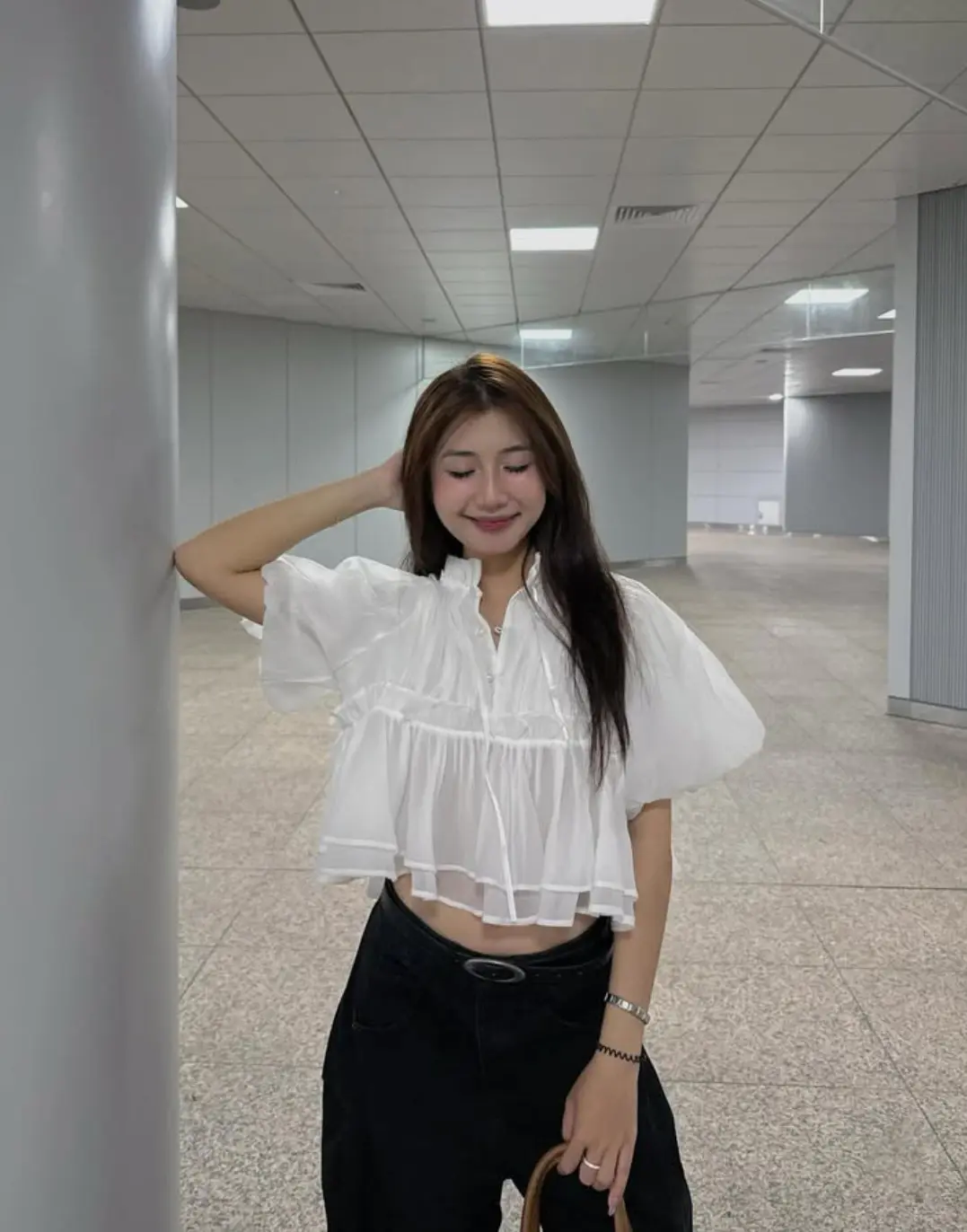 Elegant Stand-Up Collar Blouse with Lace-Up Puff Sleeves
