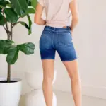 cd3b3096-7276-4d48-b616-4fca01caf413.webp Everyday Comfort Cotton Denim Shorts with Mid-Rise Waist