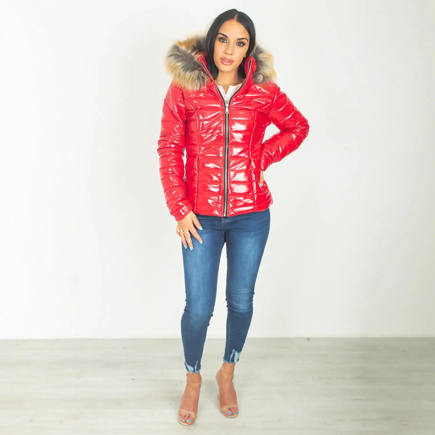 Warmth-Boosting Cropped Puffer Coat for Women With Faux Fur Collar