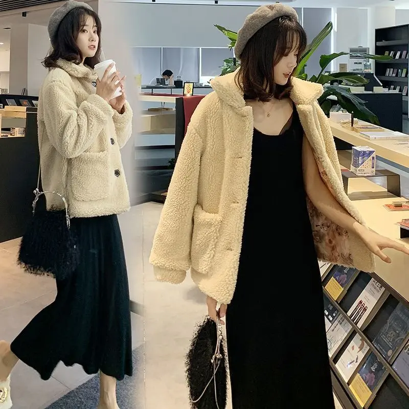 Warm Lambswool Short Coat for Women - Ultra-Short 40 cm