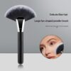 Evenly Diffused Highlight Fan Brush with Wooden Handle