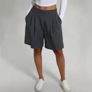 Elastic Waist Womens 7-Inch Casual Shorts, Loose Fit