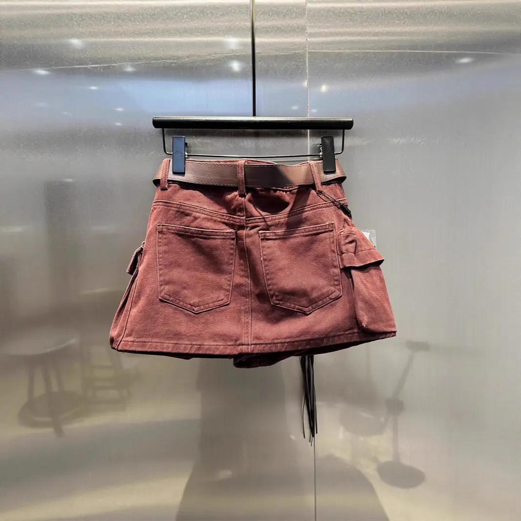 Youth-Boosting Cotton Denim Skirt for Elegant Commuter Wear Youth-Boosting Cotton Denim Skirt for Elegant Commuter Wear