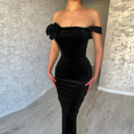e9bda98b-a771-4210-8a73-4258210bbc1a.jpg Slim-fit Velvet Flower Off-shoulder Dress Women
