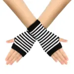 eb0a401f-4360-4705-9453-a719a724e971.webp Lightweight Cotton Half-Finger Sports Gloves for Active Comfort