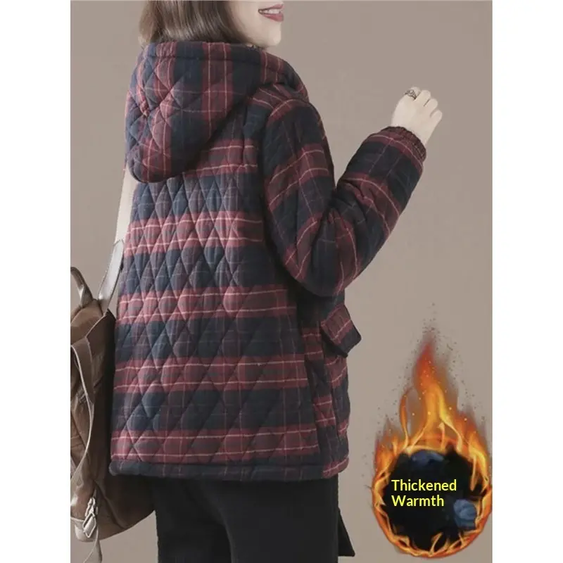 Short Cotton-padded Coat In Plaid For Fall And Winter Short Cotton-padded Coat In Plaid For Fall And Winter