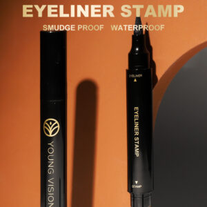 Smudge-Resistant Black & White Seal Eyeliner, 4 ml 8058