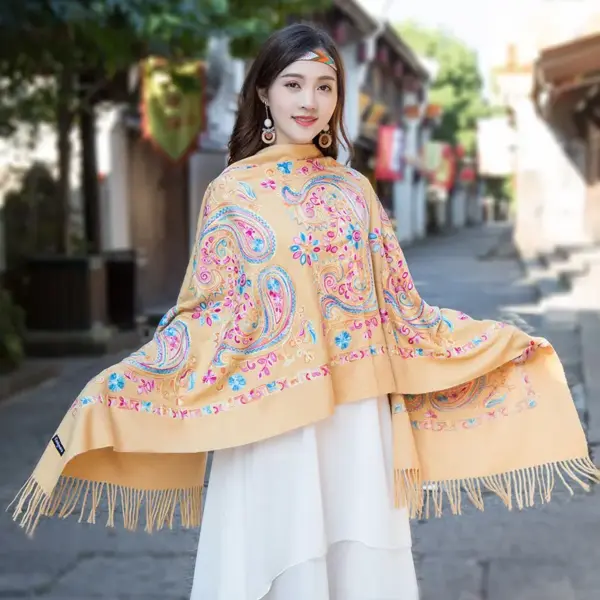 Warmth-Boosting Embroidered Cashmere Scarf, Great Wall Pattern