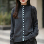 Old Money Style Color-Block Knitted Cardigan Womens Chic Contrasting Color Sweater Coat Old Money Style Color-Block Knitted Cardigan Womens Chic Contrasting Color Sweater Coat