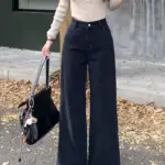 Black High-Waisted Wide-Leg Jeans for Women with Slight Stretch