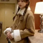 f9455bf2-ac20-4277-b88a-395138f4abfc.webp Warm Thickened Lambswool Short Cotton Coat with Faux Fur