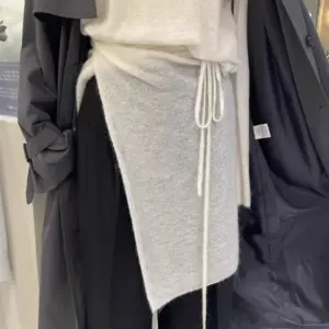 One-piece Knitted Layered Peek-a-boo Skirt Apron
