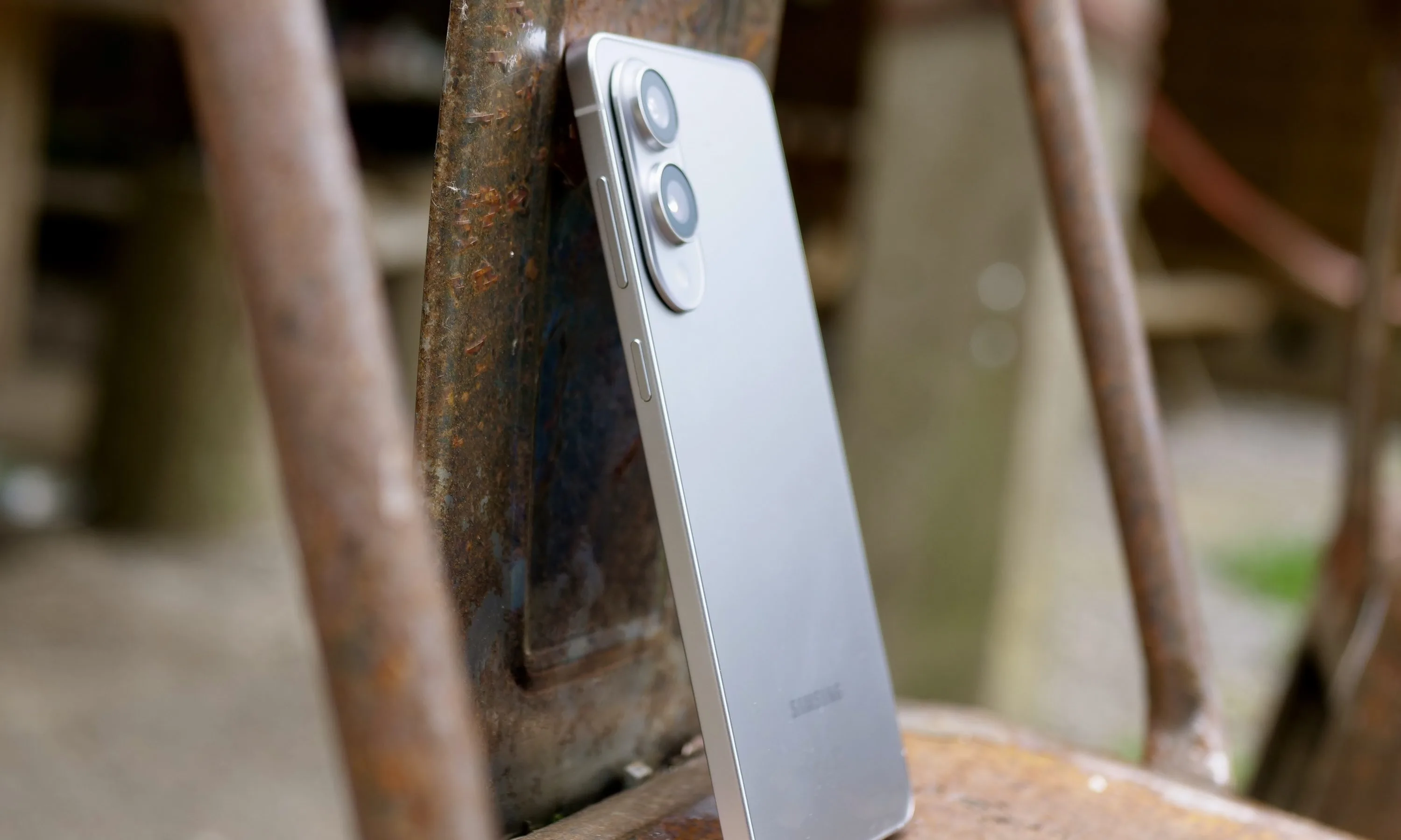 The side of the Samsung Galaxy S25 Edge.